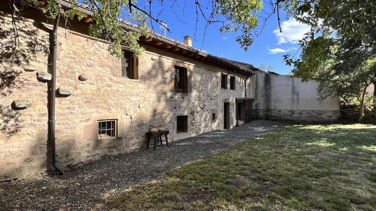 Вилла La Casa De Celada Селада-де-лос-Кальдеронес Экстерьер фото